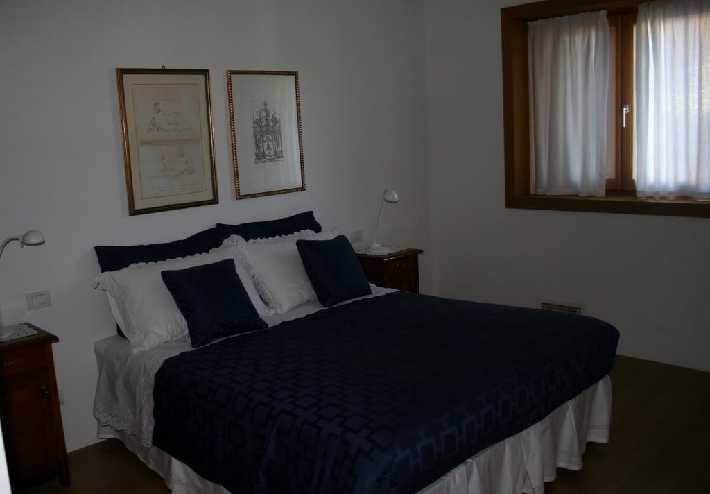 B&B Casa Incantata Revo Bilik gambar
